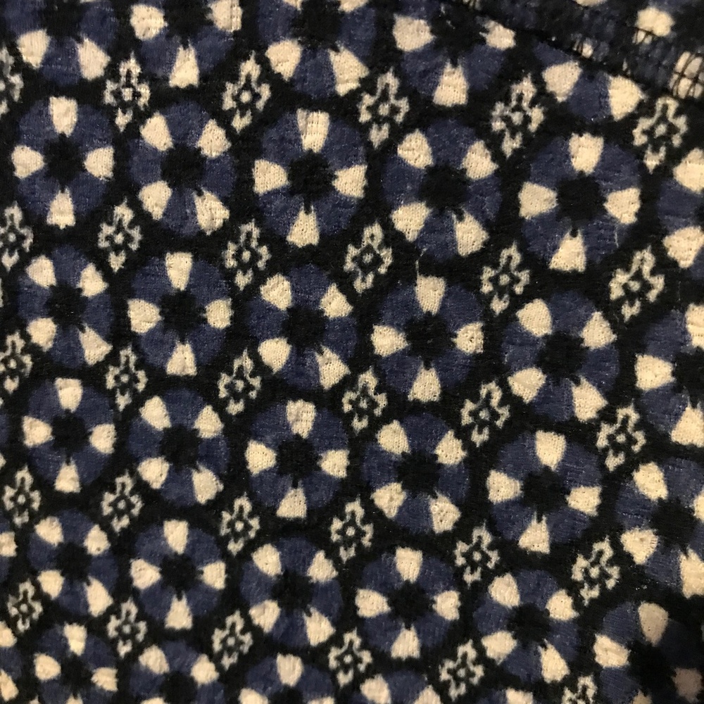 Flower Pattern Top - Picture 3 of 3